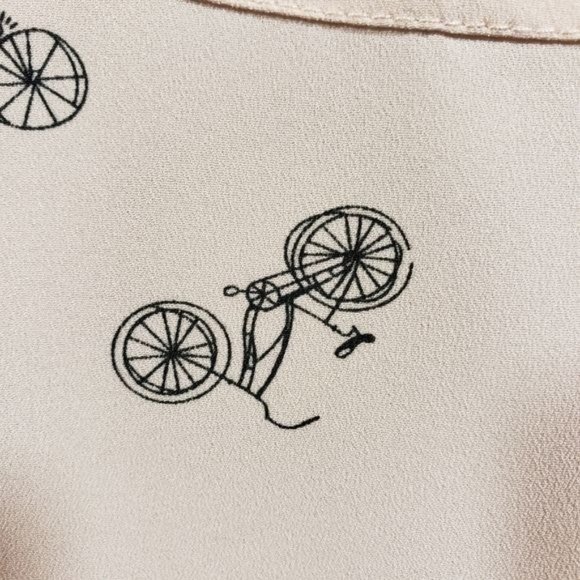 Porophrase bicycle print short sleeve blouse woman's size large - Picture 4 of 8